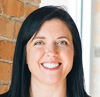 Ritratto di Sophie Hartwell, responsabile del supporto clienti, membro del team di servizio